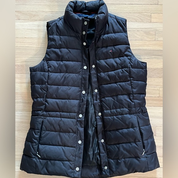 Tommy Hilfiger Puffer Vest, US size small - Picture 4 of 4